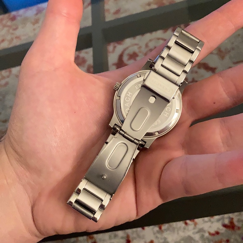 Coach watch, barley used. - Picture 5 of 5
